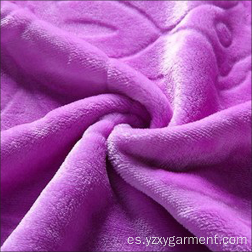Una manta gruesa de color púrpura